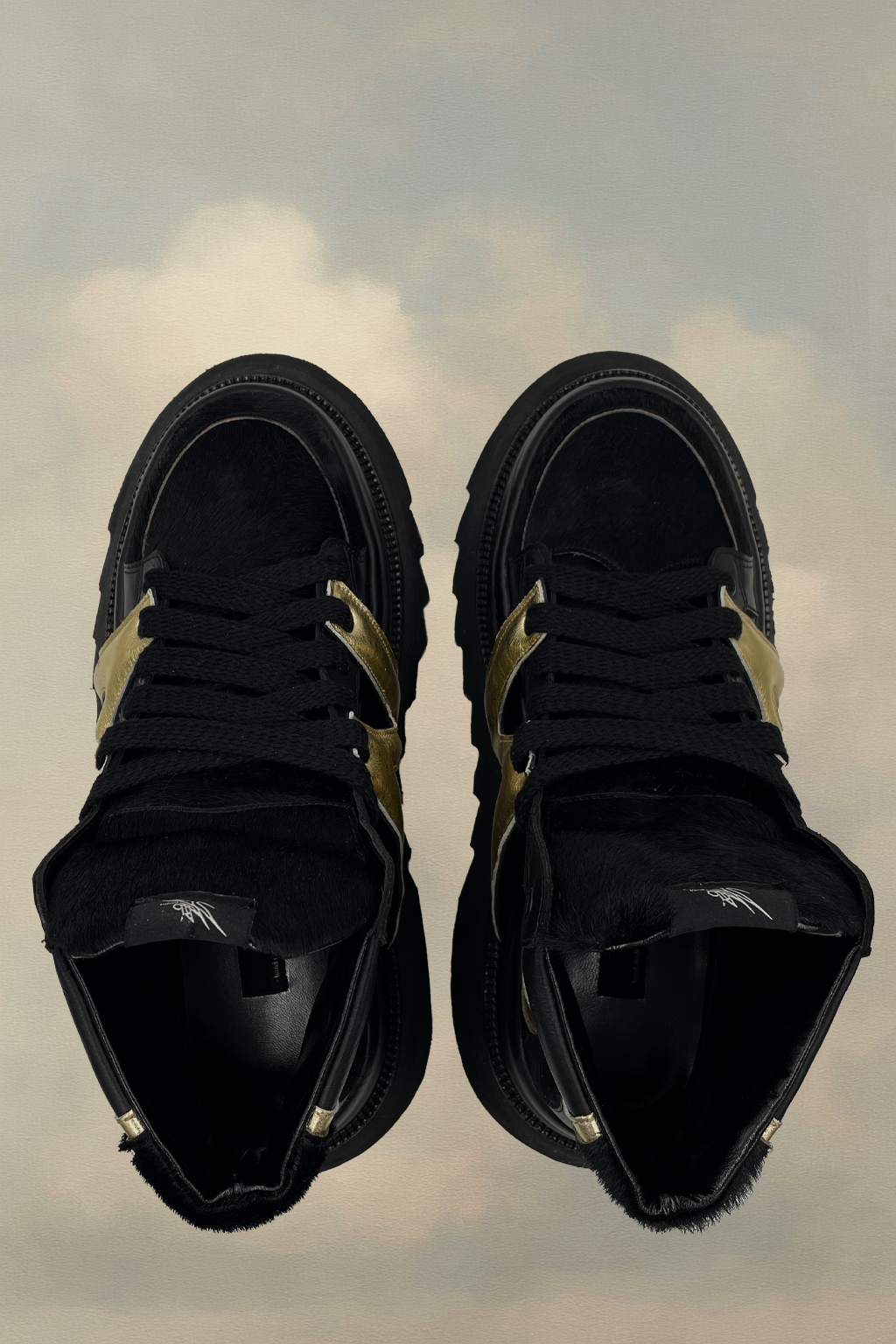 Magna Natura "Ebony Gold"